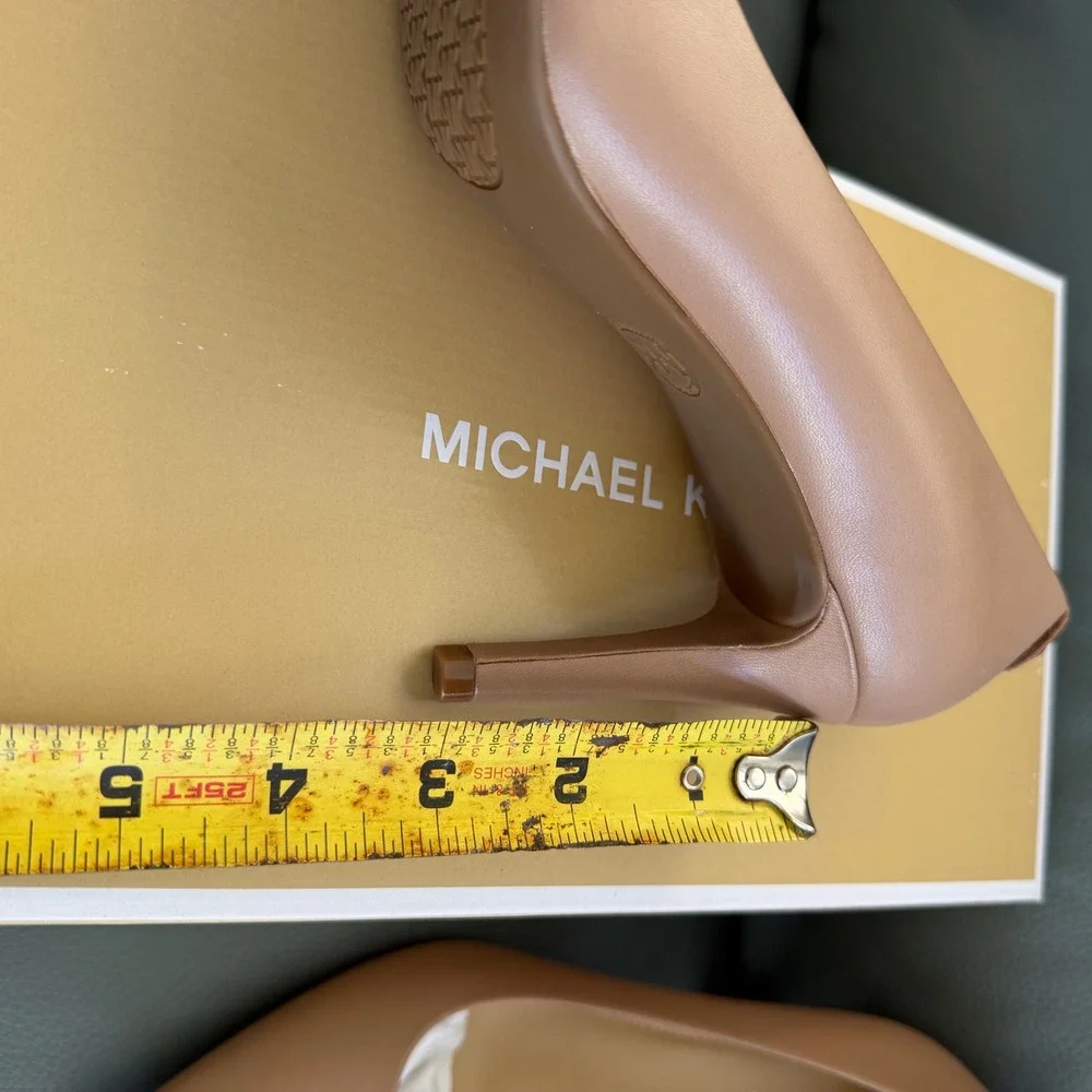 Michael Kors Dorothy Flex Pump Leather Dark Khaki Pointed Toe Heels US 5.5M